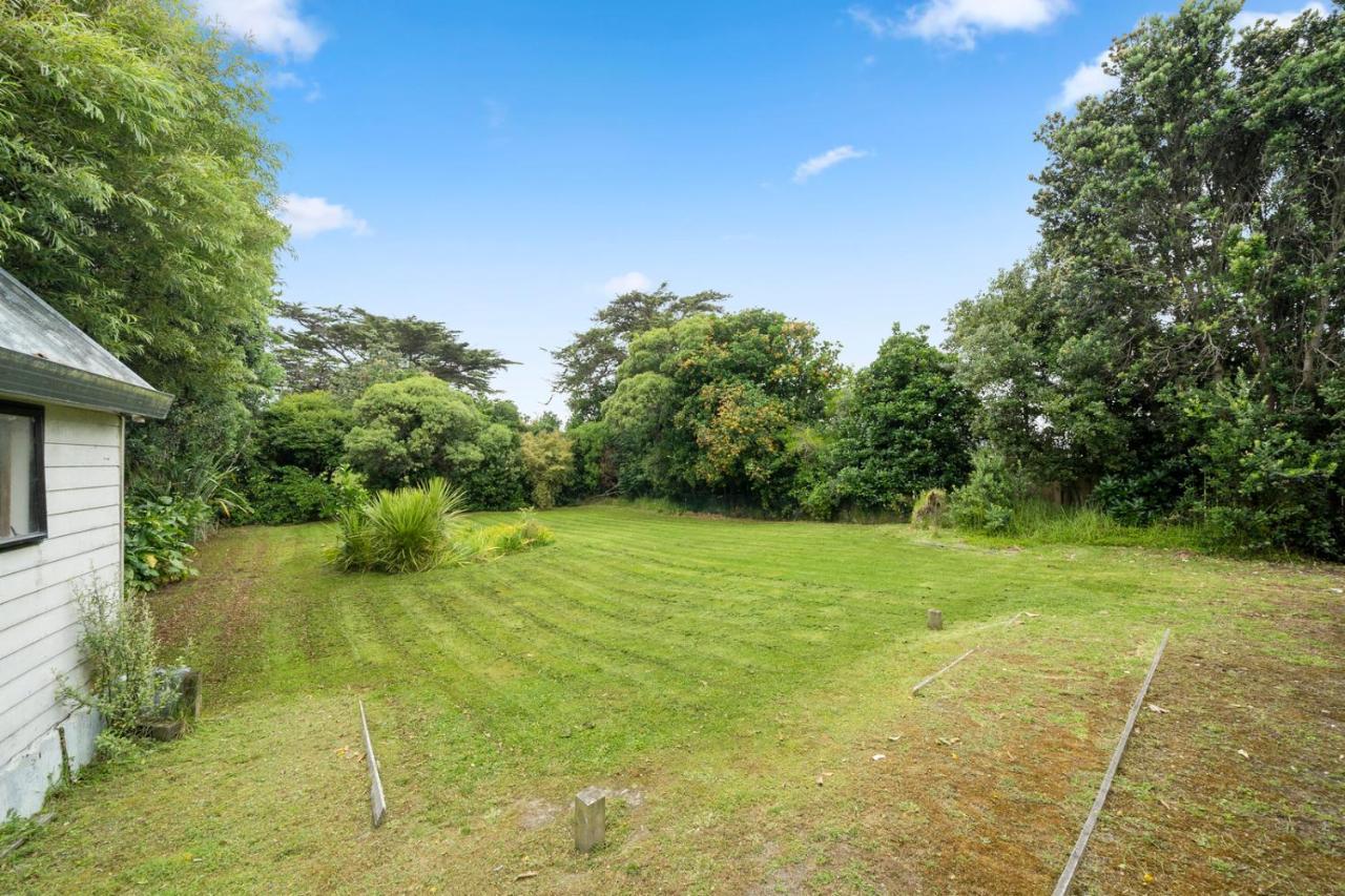 Wharerata - Otaki Beach Holiday Home Exterior photo