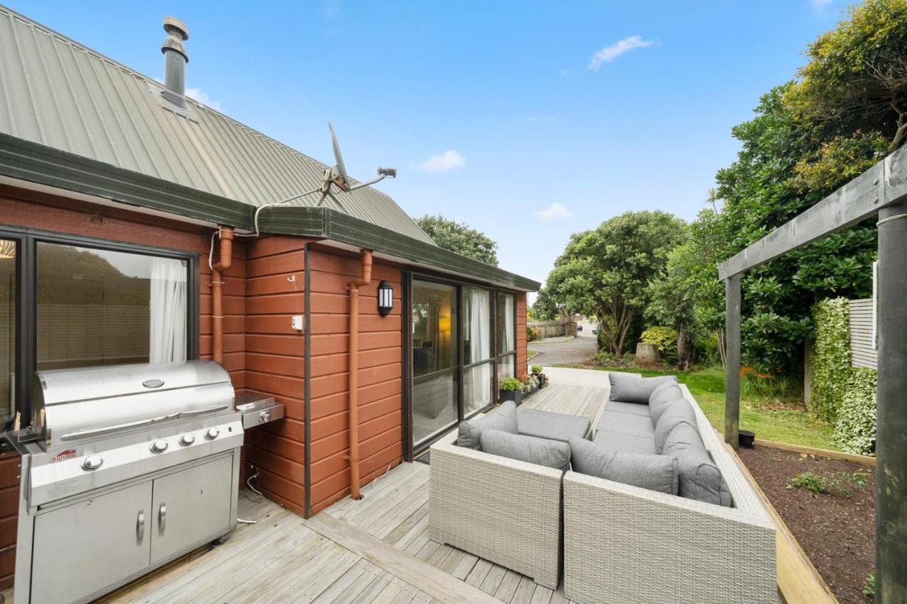 Wharerata - Otaki Beach Holiday Home Exterior photo